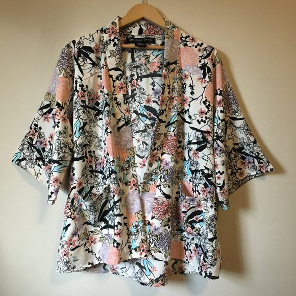 Sakura Blossom Mini Kimono Robe With Pockets - Picture 4 of 16